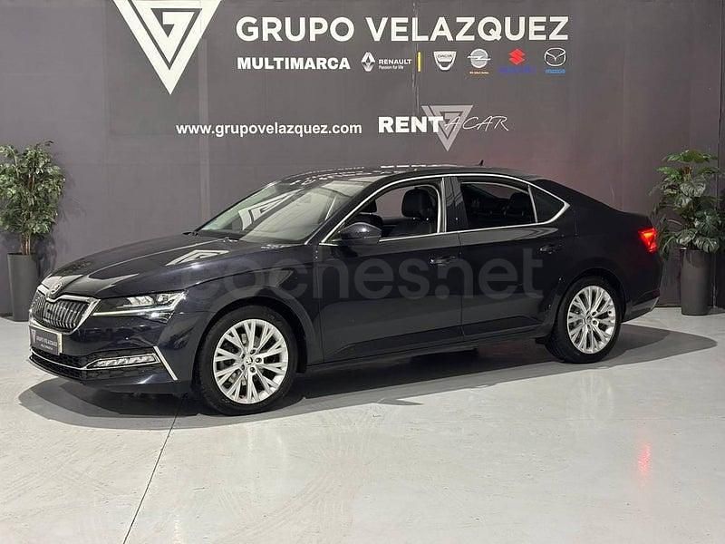 Usado Skoda Superb Style 218 CV (160 kW) 2021 Negro Berlina