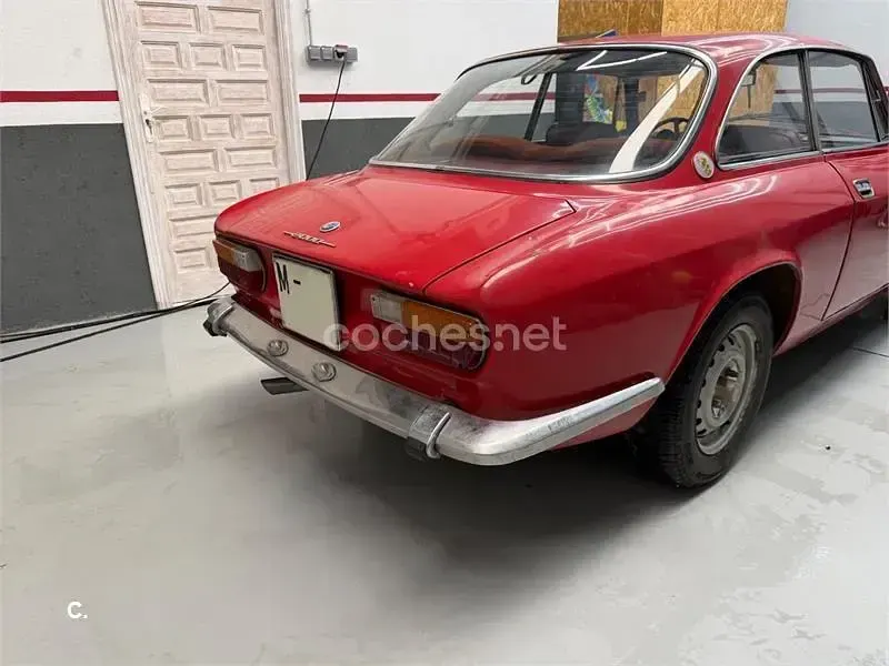 Usado Alfa Romeo GTV 130 CV (95 kW) 1981 Rojo Coupe