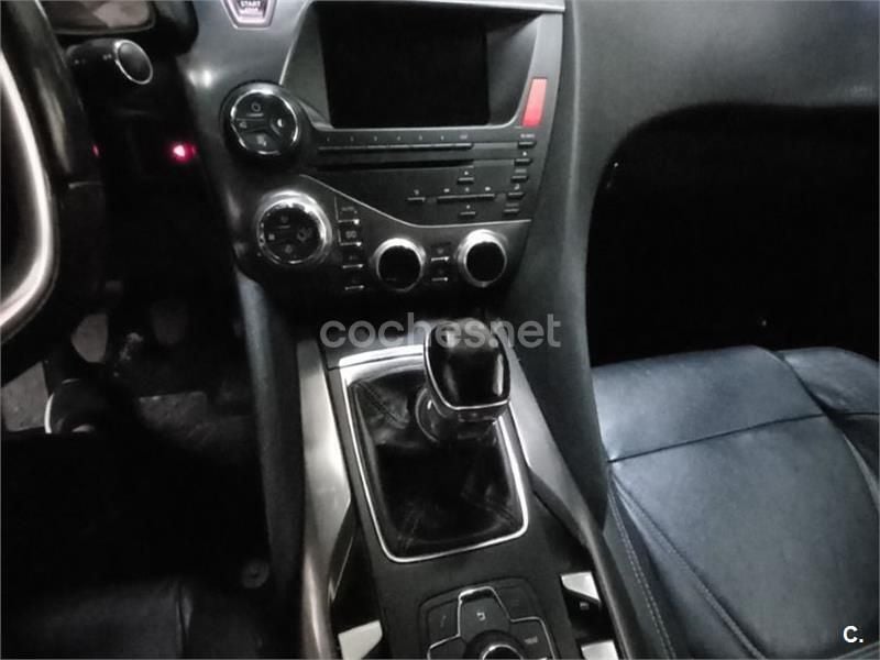 Usado Citroën DS5 120 CV (88 kW) 2014 Violeta / lila Utilitario