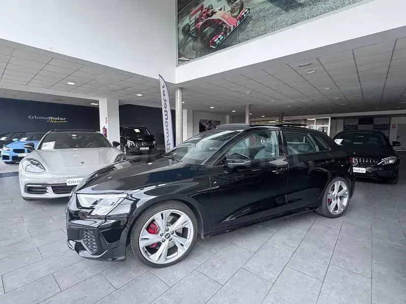 Usado Audi A3 Ambiente 310 CV (228 kW) 2021 Negro Berlina