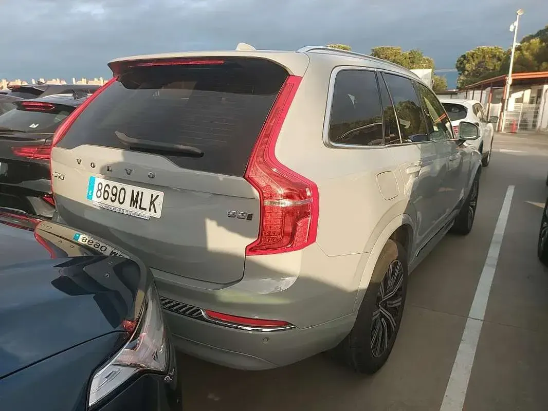 Usado Volvo XC90 Plus 235 CV (172 kW) 2024 Gris SUV