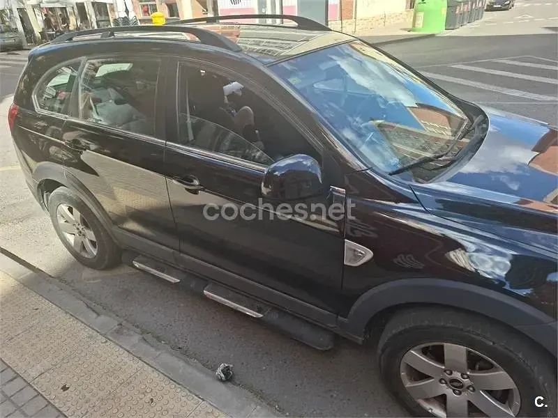 Usado Chevrolet Captiva LS 127 CV (93 kW) 2008 Negro SUV