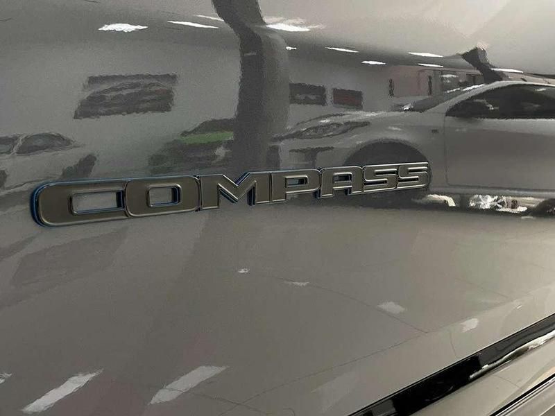 Usado Jeep Compass 239 CV (175 kW) 2023 Gris SUV