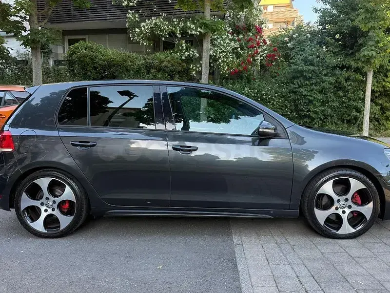 Usado VW Golf VI GTI 210 CV (154 kW) 2011 Gris / plata Utilitario