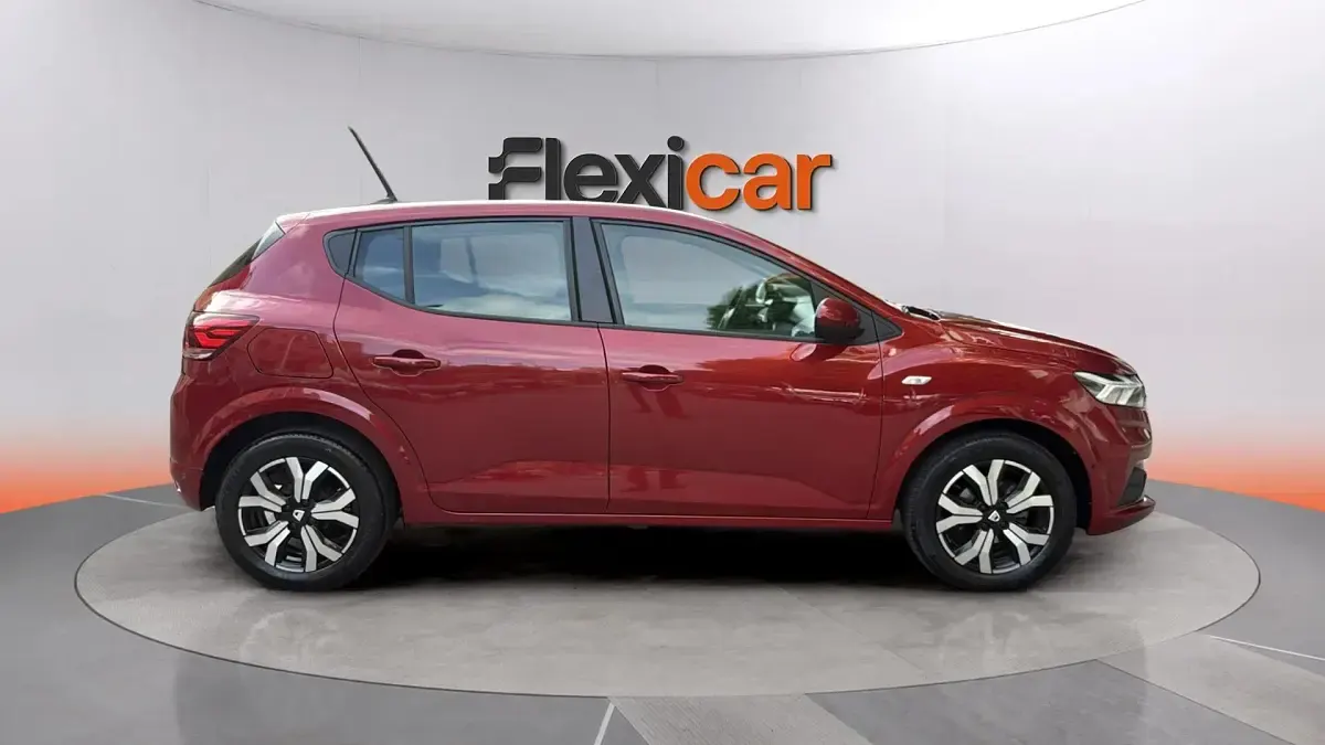 Usado Dacia Sandero Expression 101 CV (74 kW) 2023 Rojo Berlina