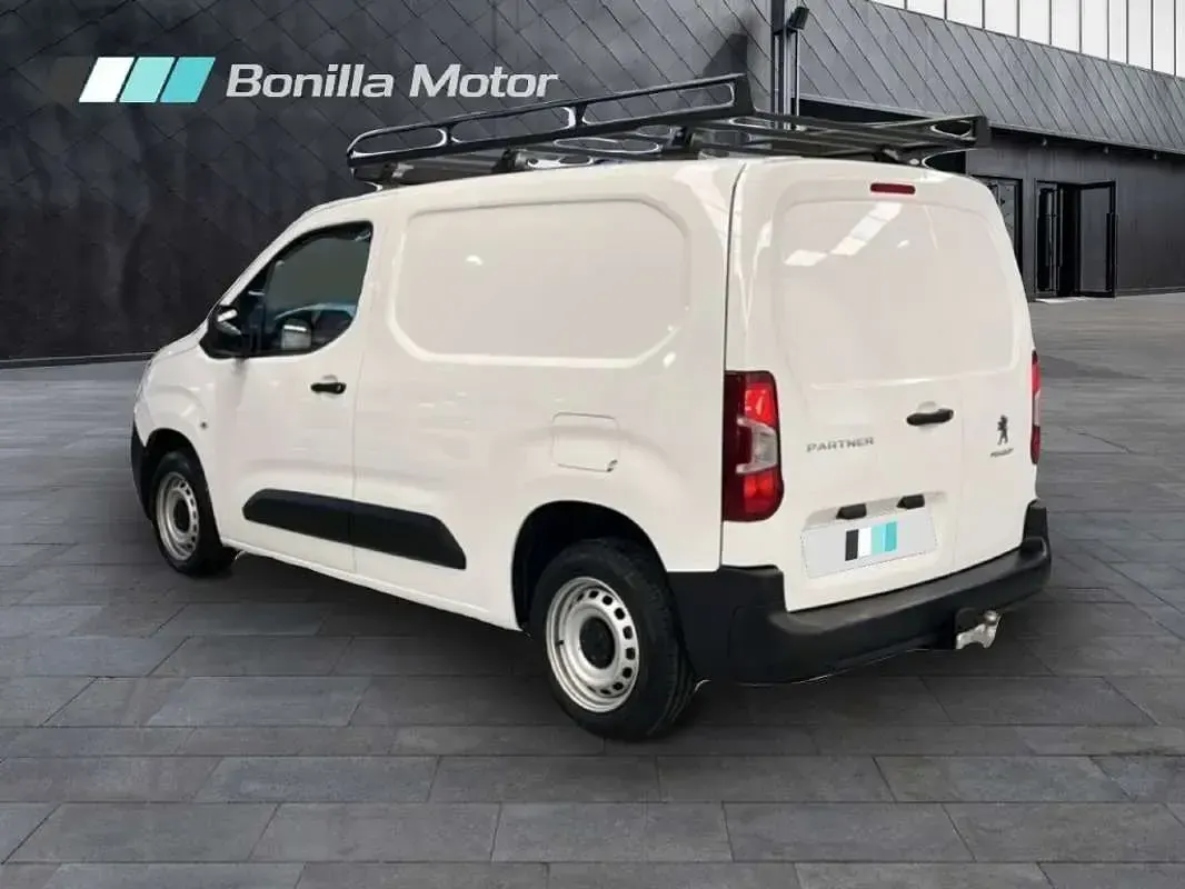 Usado Peugeot Partner 98 CV (72 kW) 2022 Blanco Monovolumen