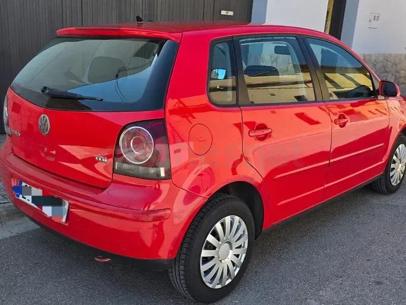 Usado VW Polo Sportline 80 CV (58 kW) 2006 Rojo Utilitario