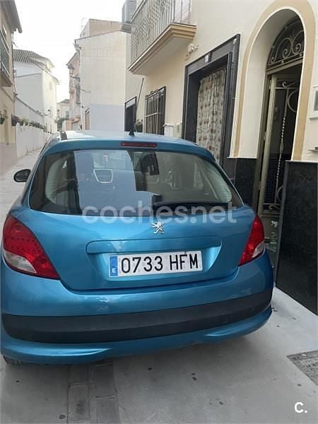 Azul Usado 2011 Peugeot 207 Access Berlina | 3600 € (Precio justo) - Imagen 1/4
