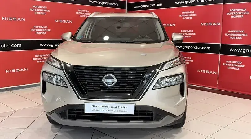 Usado Nissan X-Trail N-Connecta 213 CV (156 kW) 2024 Champagne silver galaxy black SUV