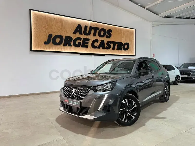 Usado Peugeot 2008 Allure 130 CV (95 kW) 2022 Gris / plata SUV