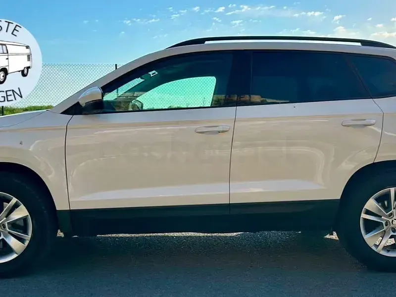 Usado Skoda Karoq Ambition 150 CV (110 kW) 2019 Blanco SUV