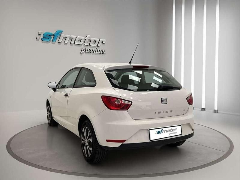 Usado Seat Ibiza Reference 75 CV (55 kW) 2014 Blanco Utilitario