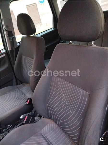 Negro Usado 2006 Opel Meriva Cosmo Monovolumen | 2000 € (Buen precio) - Imagen 1/4