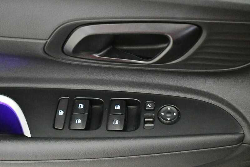 Atlas white Usado 2024 Hyundai i20 | 18.490 € (Un poco caro) - Imagen 1/4