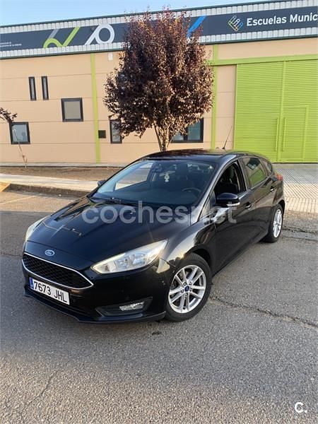 Negro Usado 2015 Ford Focus Sport Berlina | 5000 € (Precio justo) - Imagen 1/4