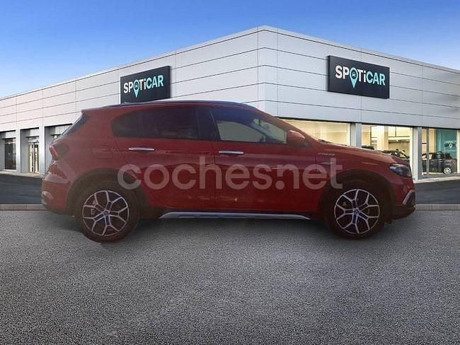 Usado Fiat Tipo Red 130 CV (95 kW) 2022 Rojo Berlina