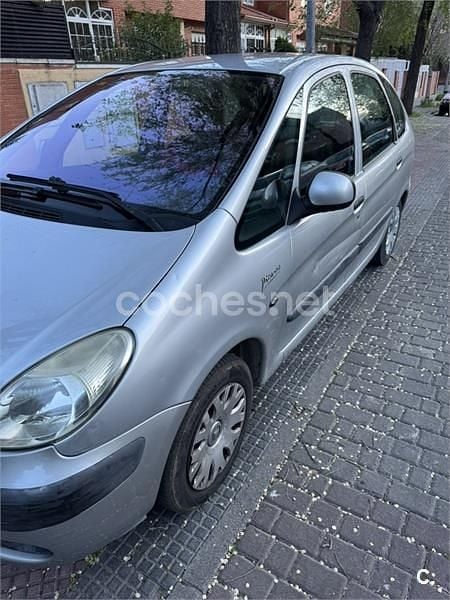 Usado Citroën Xsara Picasso Exclusive 92 CV (67 kW) 2010 Gris / plata Monovolumen