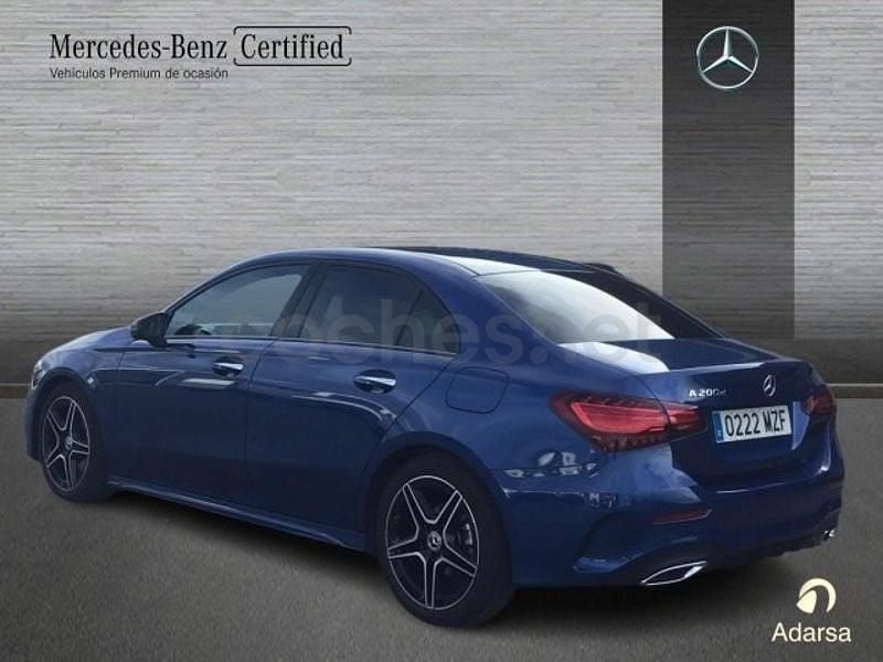 Usado Mercedes A200 AMG line 150 CV (110 kW) 2025 Azul Berlina