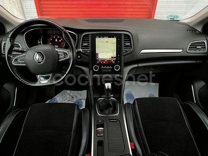 Usado Renault Mégane GrandTour Zen 132 CV (97 kW) 2017 Azul Familiar
