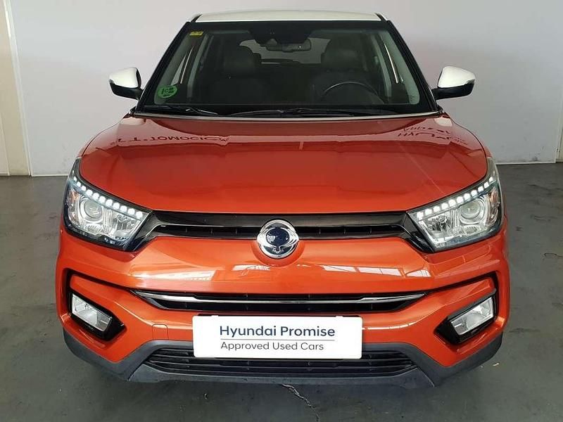 Usado Ssangyong (KGM) Tivoli Limited 128 CV (94 kW) 2019 Naranja SUV