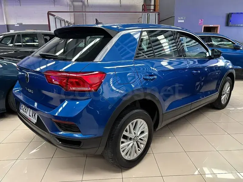 Usado VW T-Roc Edition 115 CV (84 kW) 2022 Azul SUV