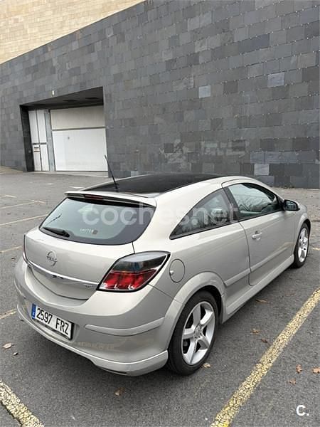 Usado Opel Astra GTC Sport 120 CV (88 kW) 2007 Amarillo Berlina