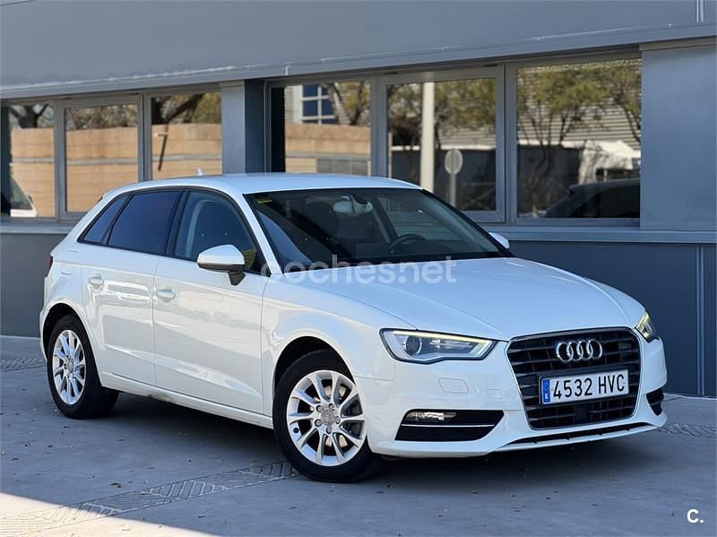Używany Audi A3 Attraction 150 KM (110 kW) 2013 Biały Sedan/Limuzyna