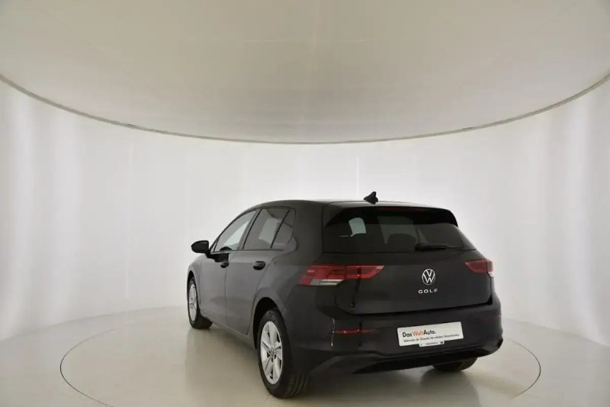 Usado VW Golf VIII Life 115 CV (84 kW) 2023 Negro