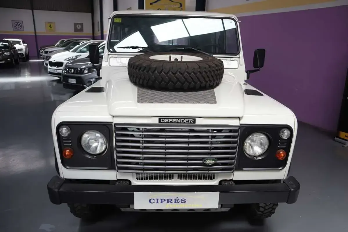 Usado Land Rover Defender S 122 CV (89 kW) 2005 Blanco Van