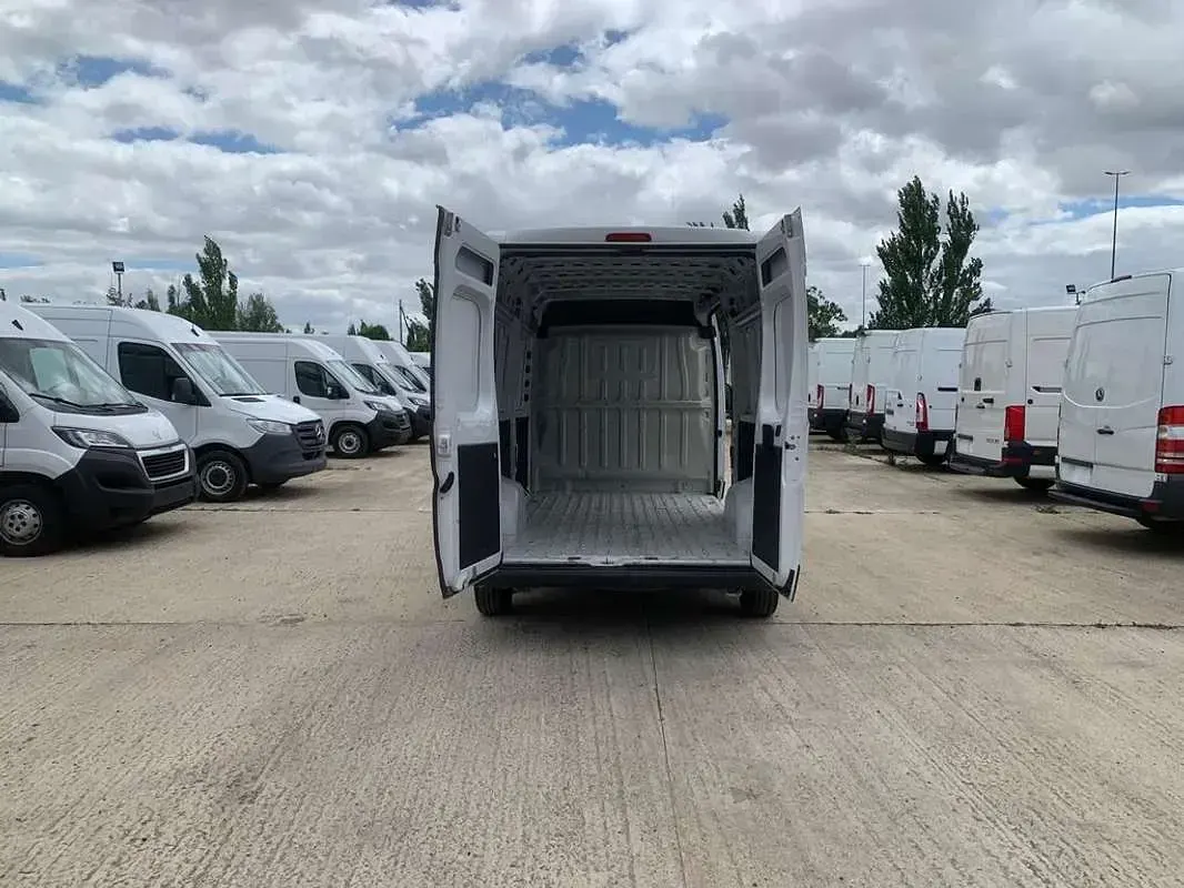 Usado Peugeot Boxer S 139 CV (102 kW) 2022 Blanco Van