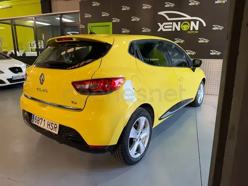 Usado Renault Clio IV Dynamique 90 CV (66 kW) 2013 Amarillo Berlina