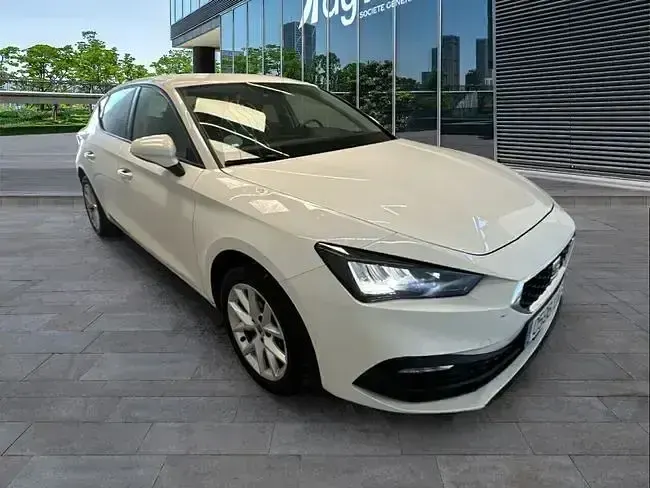 Usado Seat Leon Style 115 CV (84 kW) 2022 Blanco Berlina