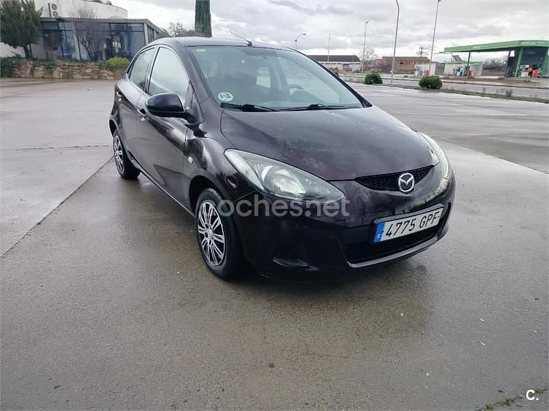 Usado Mazda 2 Active 68 CV (50 kW) 2009 Negro Utilitario