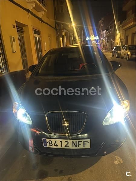 Negro Usado 2012 Seat Leon Reference Berlina | 6000 € (Precio justo) - Imagen 1/4