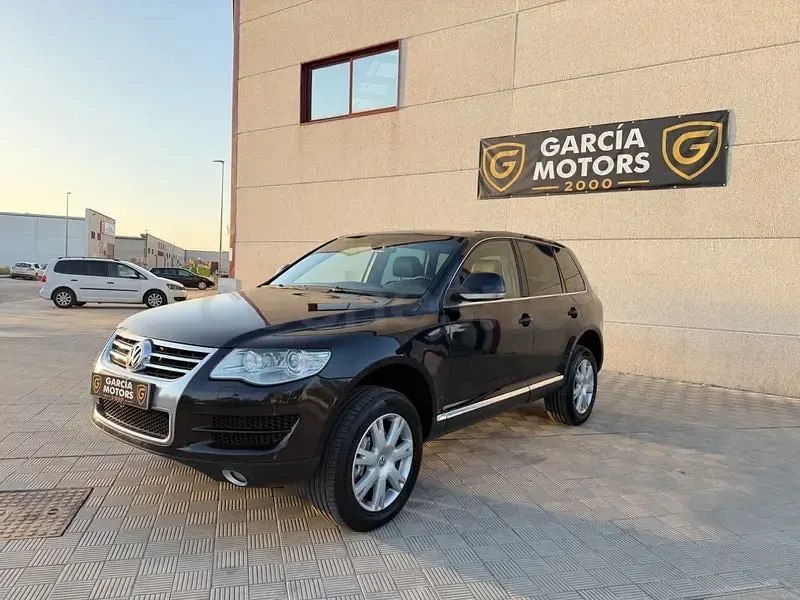 Usado VW Touareg 240 CV (176 kW) 2008 Negro SUV