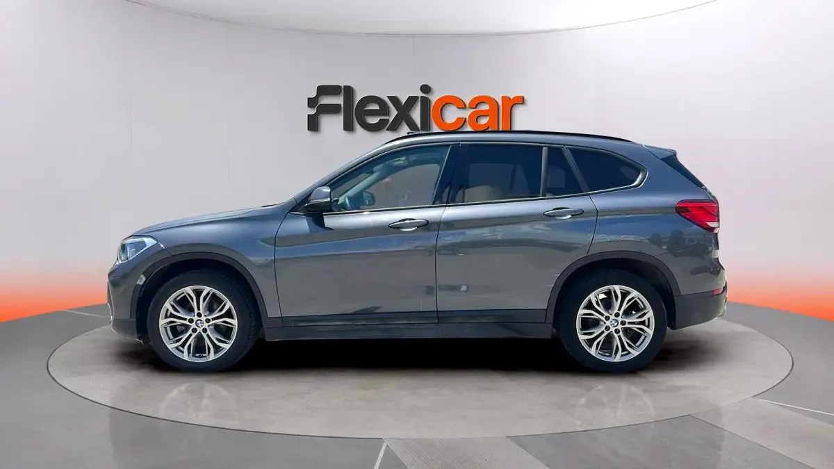 Usado BMW X1 140 CV (102 kW) 2021 Gris SUV