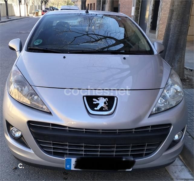 Beige Usado 2011 Peugeot 207 CC Descapotable | 5000 € (Buen precio) - Imagen 1/4