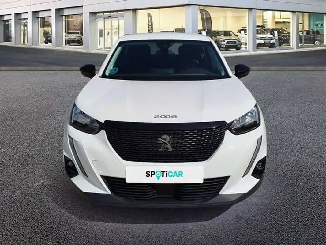 Usado Peugeot 2008 Active 101 CV (74 kW) 2022 Blanco SUV