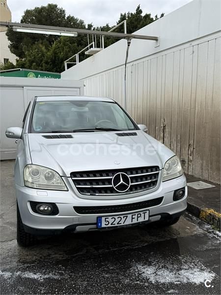 Usado Mercedes ML500 306 CV (225 kW) 2007 Gris / plata SUV