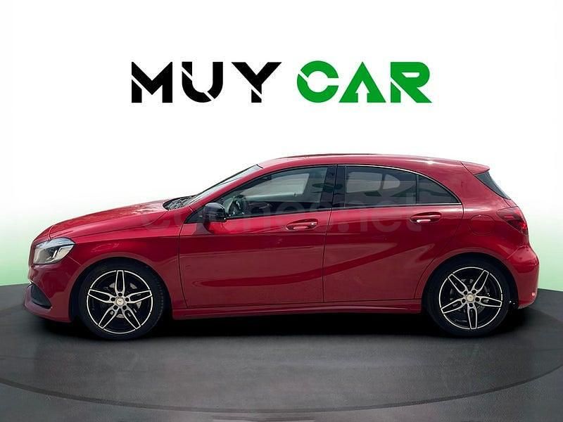 Usado Mercedes A180 AMG line 122 CV (89 kW) 2015 Rojo Berlina