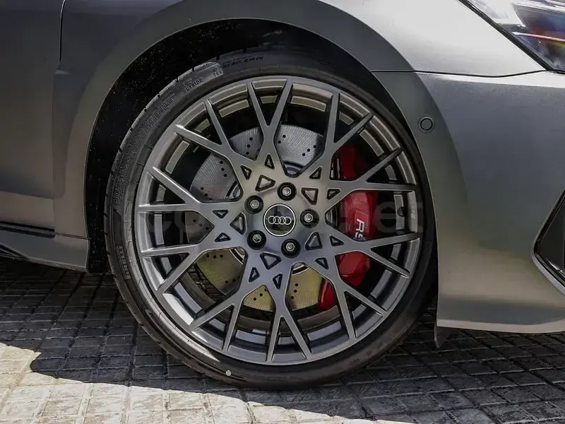 Nuevo Audi RS3 400 CV (294 kW) 2026 Gris / plata Berlina