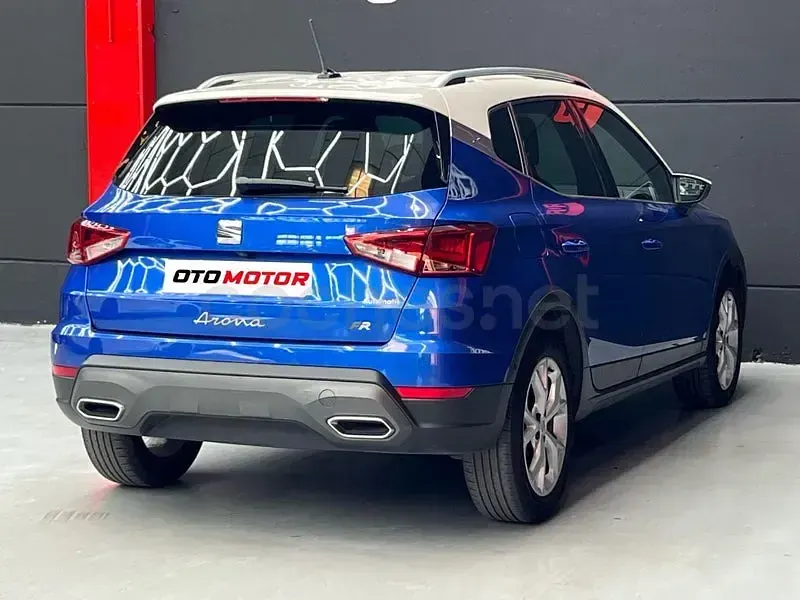 Usado Seat Arona FR 150 CV (110 kW) 2021 Azul SUV