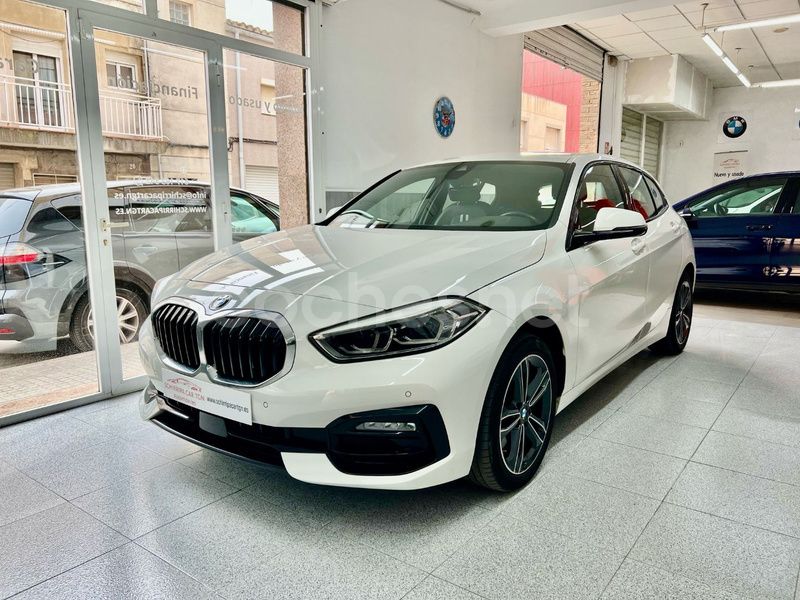 Blanco Usado 2021 BMW 118 Utilitario | 21.900 € (Precio justo) - Imagen 1/4