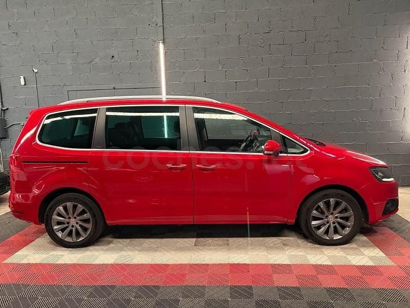Usado Seat Alhambra Style 140 CV (102 kW) 2015 Rojo Monovolumen