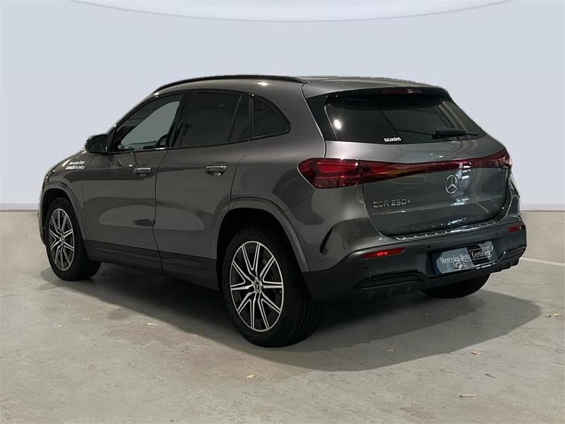 Usado Mercedes EQA250+ 139 kW (190 CV) 2025 Gris montaña SUV