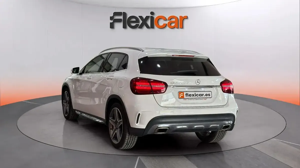 Używany Mercedes GLA200 136 KM (100 kW) 2019 Biały SUV