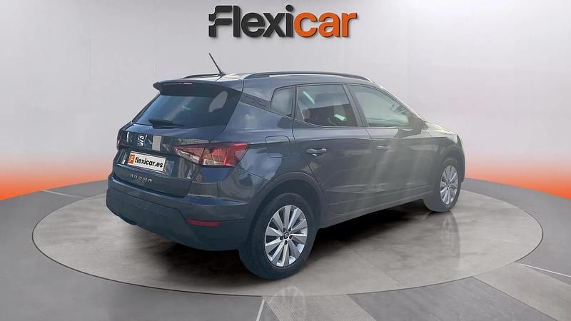 Usado Seat Arona Ecomotive 95 CV (69 kW) 2019 Gris SUV
