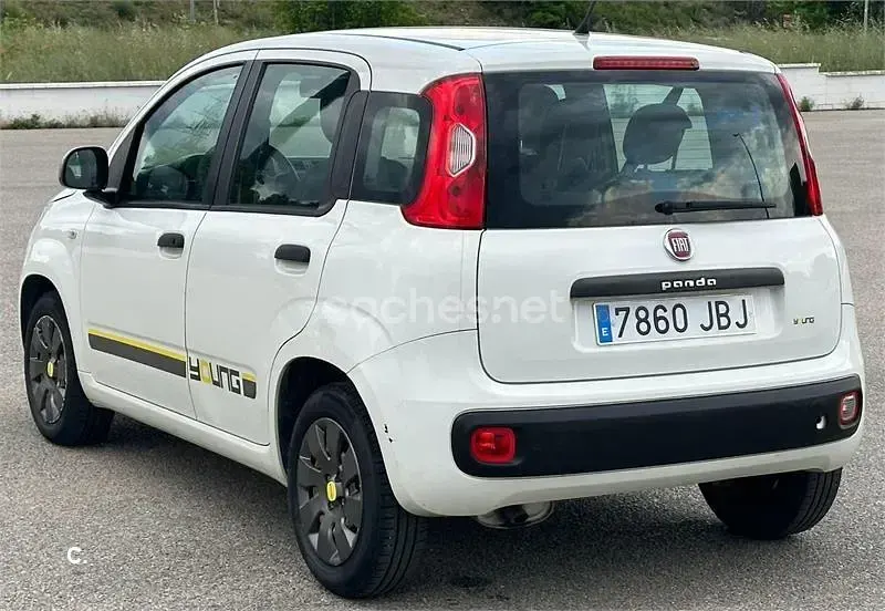 Usado Fiat Panda Young 69 CV (50 kW) 2015 Blanco Utilitario