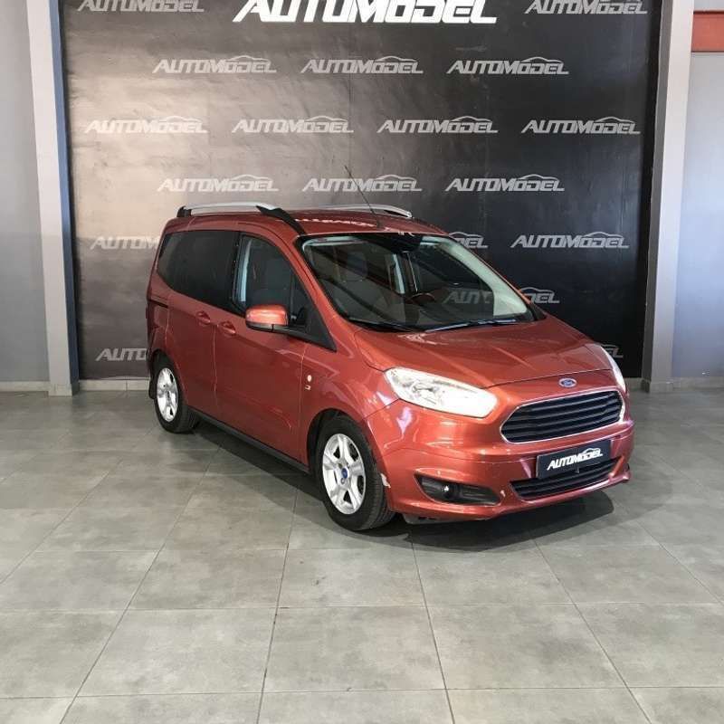 Naranja Usado 2016 Ford Tourneo Courier Trend Monovolumen | 10.500 € (Caro) - Imagen 1/4