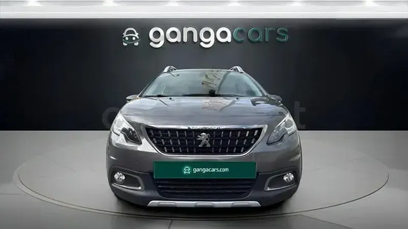 Usado Peugeot 2008 Allure 100 CV (73 kW) 2017 Gris / plata SUV